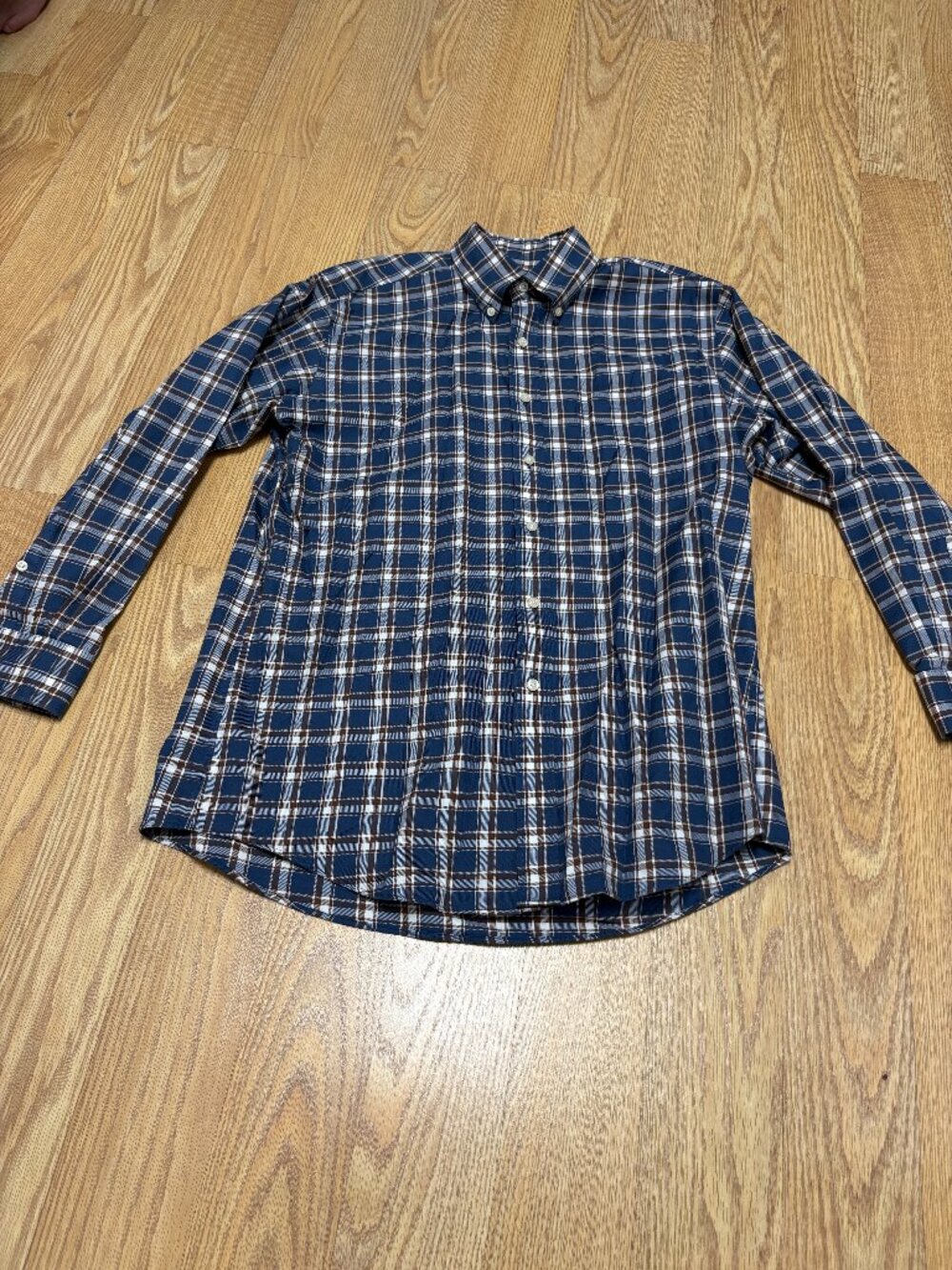 Kirkland Traditional Fit Men's Button Down Collared Shirt Plaid Size Large
